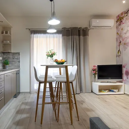 Casa Gardenia-modern Next To The Beach, Near Old Town Апартаменты